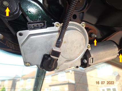 Old wiper motor fitted